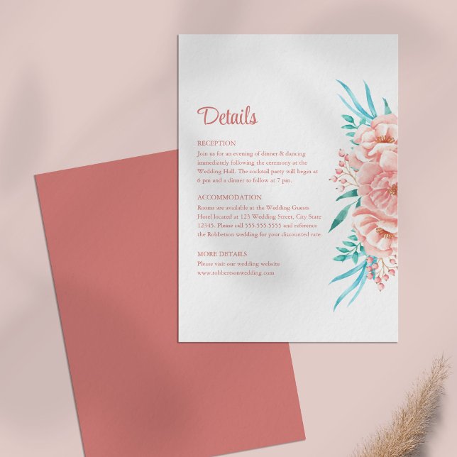 Invitation Fiche de détails sur le Mariage floral de Pêche et (Peach and Tosca Floral Wedding Details Card on a pale pink table.)