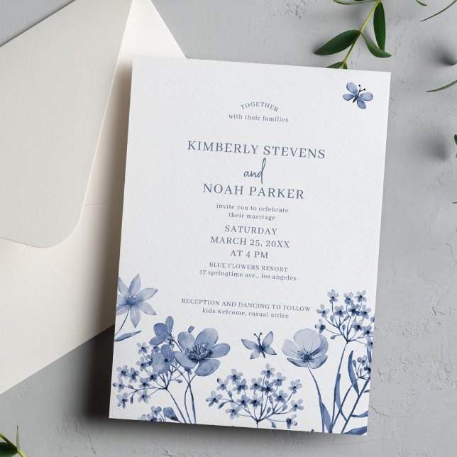 Invitation Fleur sauvage moderne mariage bleu poussiéreux (Créateur téléchargé)