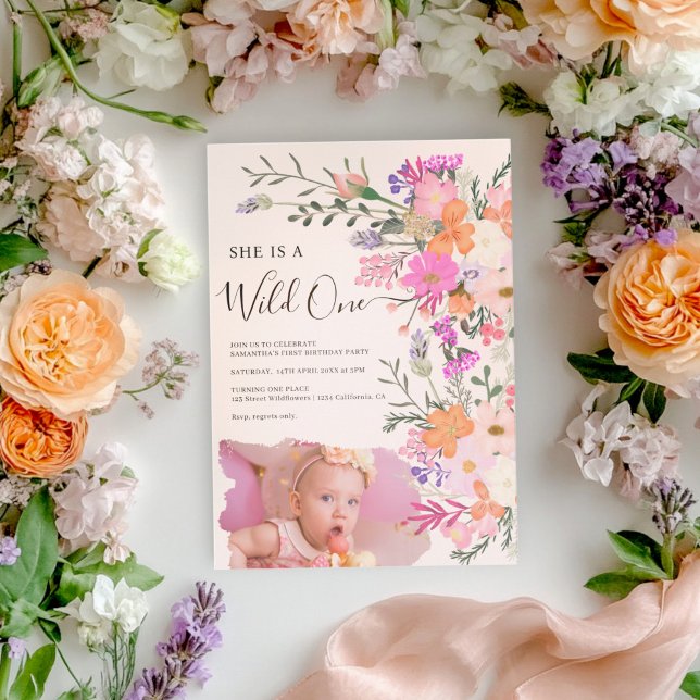 Invitation Fleurs sauvages roses Wild One photo premier anniv (Pink Wildflowers Wild One Photo First Birthday Invitation)