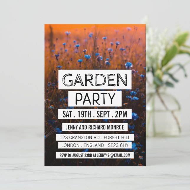 Invitation Floral bleu moderne, Garden Party (Debout devant)