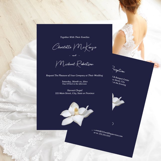 Invitation Floral élégant de Magnolia blanc sur Mariage de ma (Navy and White Magnolia Elegant Floral Wedding Invitation)