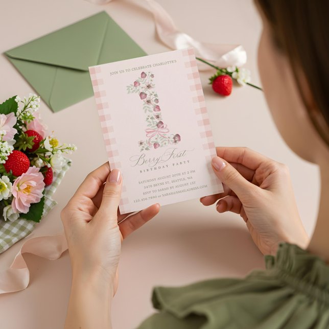 Invitation Fraise 1er anniversaire Berry Premier anniversaire (Strawberry 1st Birthday Berry First Birthday Photo Invitation (Front))