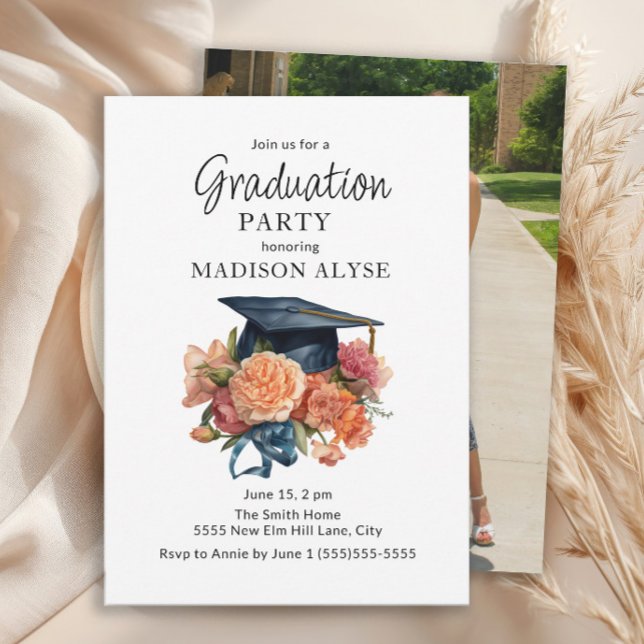 Invitation Graduation de la plume de capuchon Peach Floral Ph (Peach floral graduation cap photo party invitation)