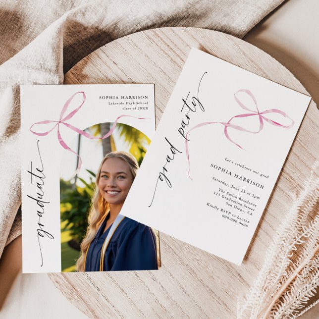 Invitation Graduation de script vertical en arc rose (Créateur téléchargé)