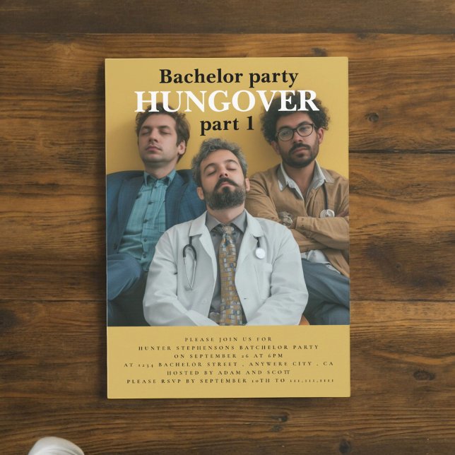 Invitation groom pour être l'invitation de la fête de célibat (hungover bachelor party invitation , fun and stylish )