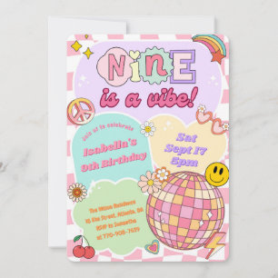 Invitation Groovy Nine est une ambiance Fille rétro 9e annive