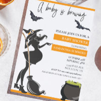 Halloween Un Bébé Brasse Sorcière Moderne