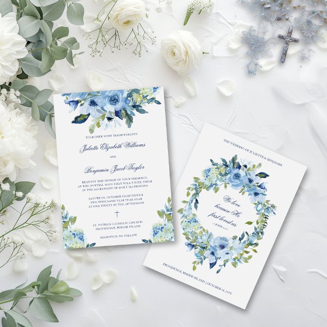Invitation Juliette Dusty Blue Floral Mariage catholique (Dusty blue, floral Catholic wedding invitation with Bible verse on back for an elegant vintage look)