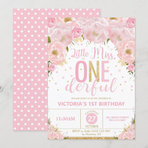 Invitation La petite fille florale floue d'un bel anniversair