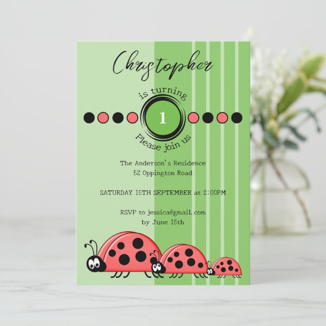 Invitation Ladybugs nom tournant 1 rouge vert 1er anniversair (Debout devant)