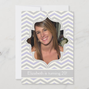 Invitation lavande moderne, chevron gris photo d'anniversaire