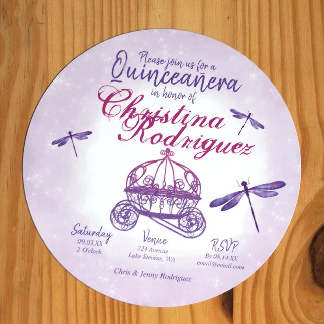 Invitation libellules pourpres Quinceañera (Princess purple quinceanera invitation mis quince horse carriage glitter and dragonflies)
