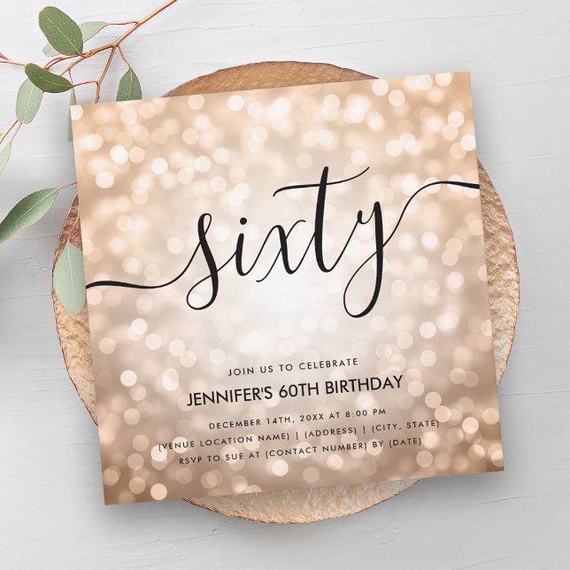 Invitation Lumières de Parties scintillant or Rose moderne 60 (Modern Rose Gold Glitter Lights 60th Birthday Invitation)