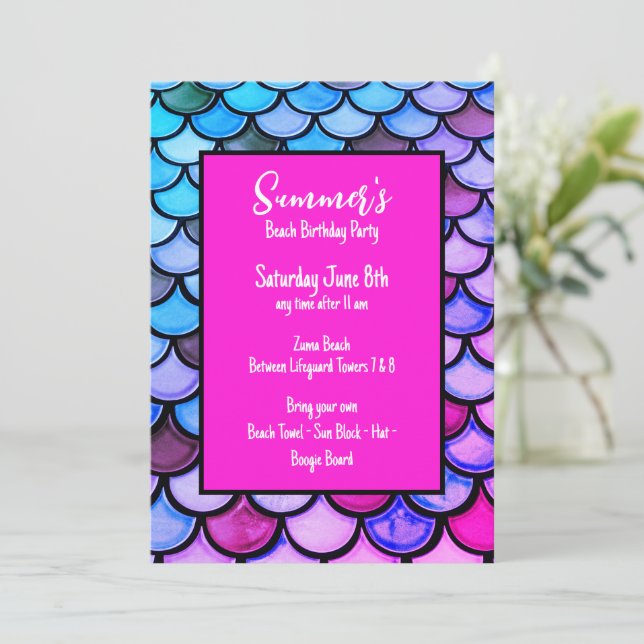 Invitation Magenta Purple Blue Mermaid Scales Plage Anniversa (Debout devant)