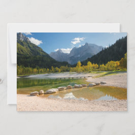 Invitation Magnétique Lac Jasna dans les Alpes slovènes à l'automne