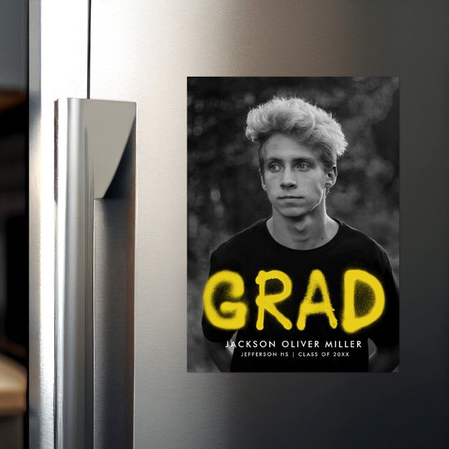 Invitation Magnétique Peinture Yellow Spray moderne Diplôme photo (Créateur téléchargé)