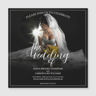 Invitation Magnétique Wedding Announcement with Sitting Bride - Classic 