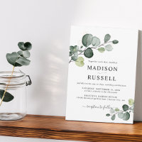 Mariage avec verdure éclaboussée d'or d'eucalyptus