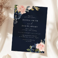 Mariage floral bleu et bleu marine profond