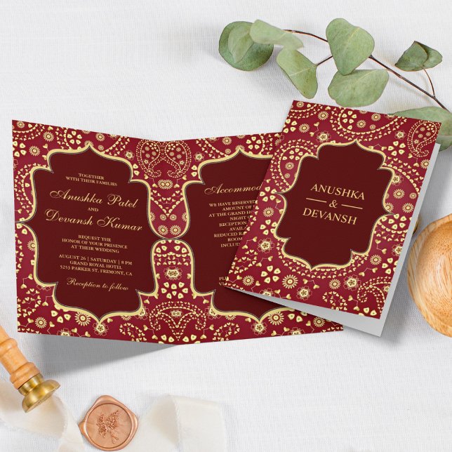 Invitation Maroon Gold Paisley Bollywood Style Mariage indien (Créateur téléchargé)