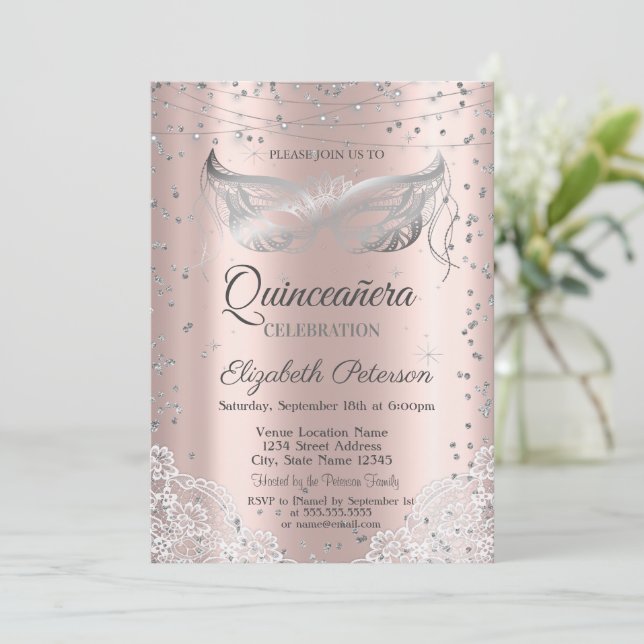 Invitation Mascarade d'argent, Rose de dentelle or Quinceañer (Debout devant)