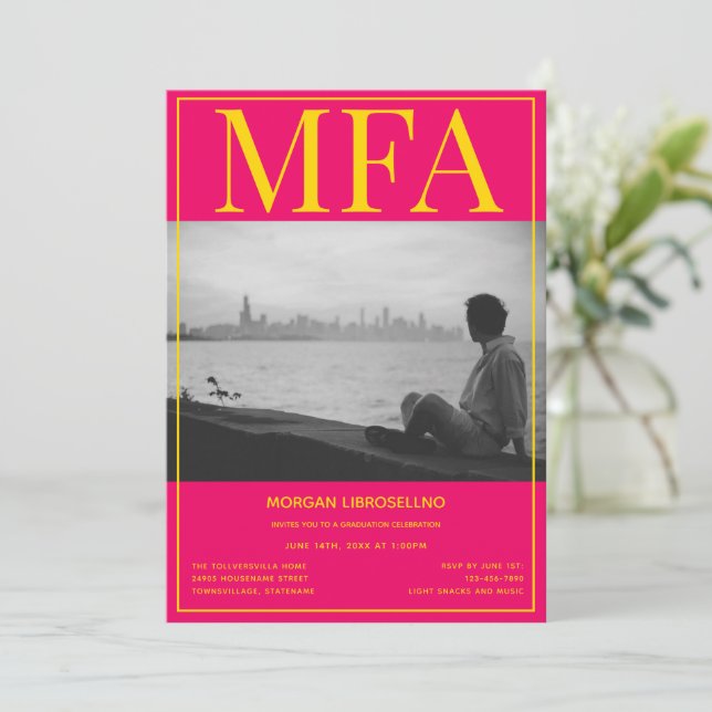 Invitation MFA Pink Yellow Photo Graduation (Debout devant)