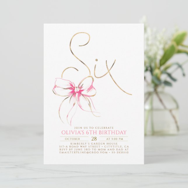 Invitation Minimalist Modern Elegant Pink Bow 6th Birthday (Debout devant)
