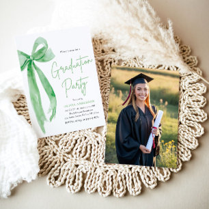 Invitation Moderne Elégant tendance Stylish Green Bow Graduat