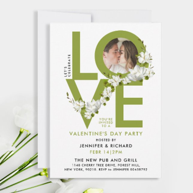 Invitation Moderne Green Love Celebration Script Photo Floral (Créateur téléchargé)