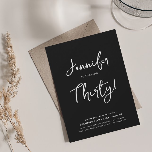 Invitation Moderne minimal 30e anniversaire Script noir (Modern Minimal 30th Birthday Script Black Invitation)