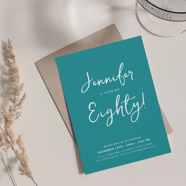 Invitation Moderne minimal 80e anniversaire Script Turquoise (Modern Minimal 80th Birthday Script Turquoise Invitation)