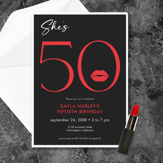 Invitation Moderne minimal lèvres rouges Elle a cinquante ans (Modern Minimal Red Lips She's Fifty Birthday Invitation)