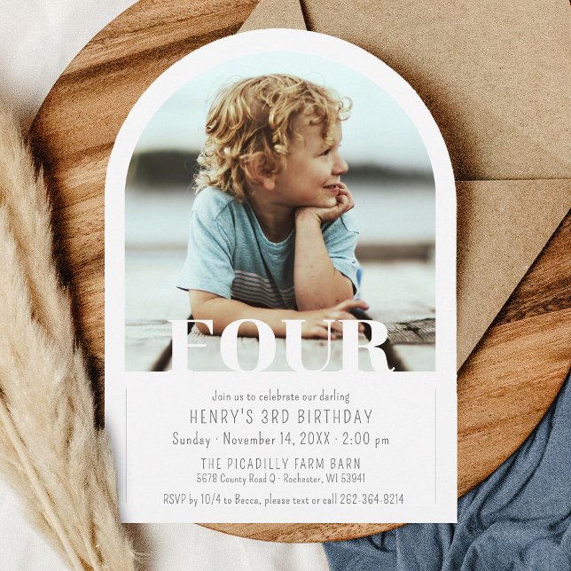 Invitation Moderne Photo Arc Simple Fête d'anniversaire 4 ans (Custom simple FOUR photo arch shape unique boy or girl personalized 4th birthday party invitation)