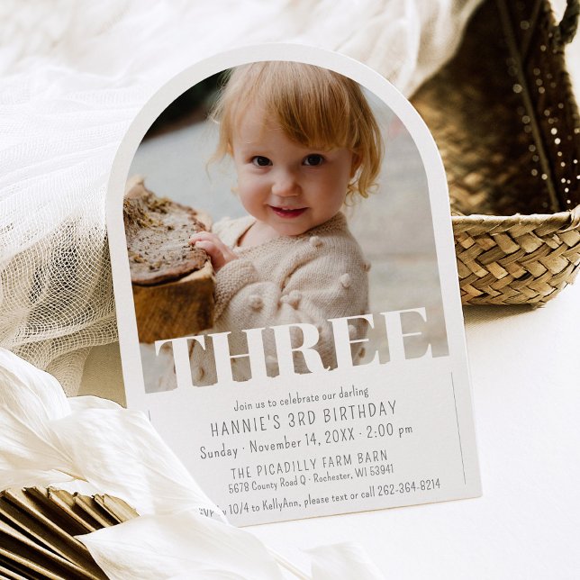 Invitation Moderne TROIS Photo Simple Arche 3ème Fête d'anniv (Custom simple THREE photo arch shape unique boy girl personalized 3rd birthday party invitation)
