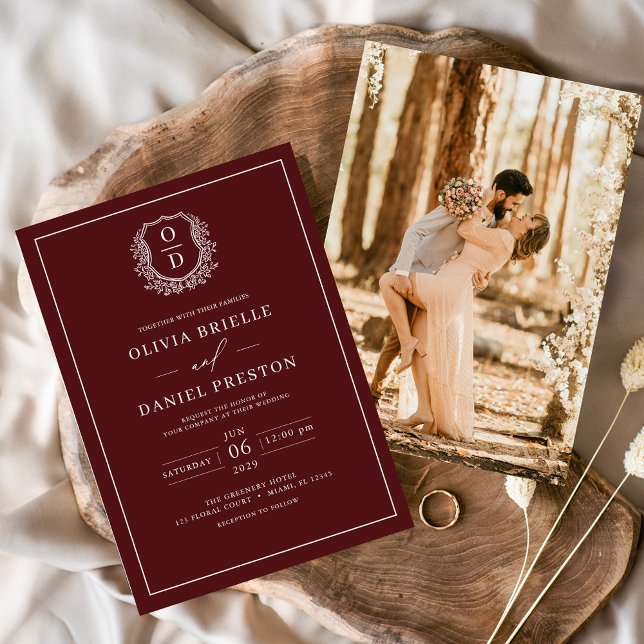 Invitation Monogramme de crête feuillue de Bourgogne Mariage  (Créateur téléchargé)