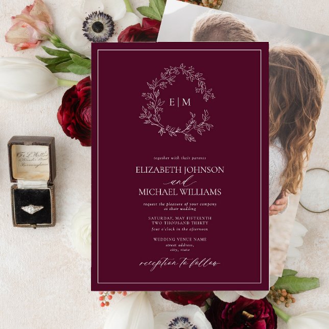 Invitation Monogramme de crête feuillue de Bourgogne Mariage  (Créateur téléchargé)