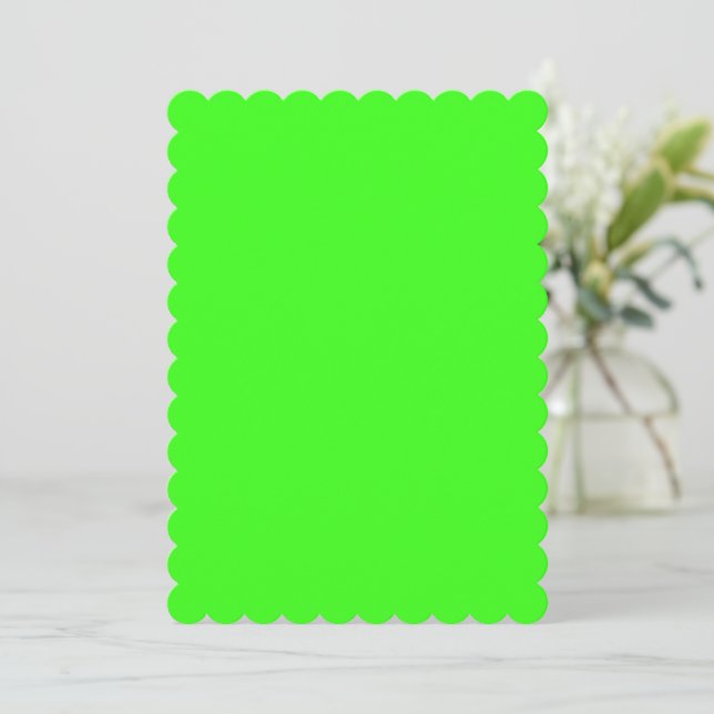 Invitation Neon Green Scalloped (Debout devant)