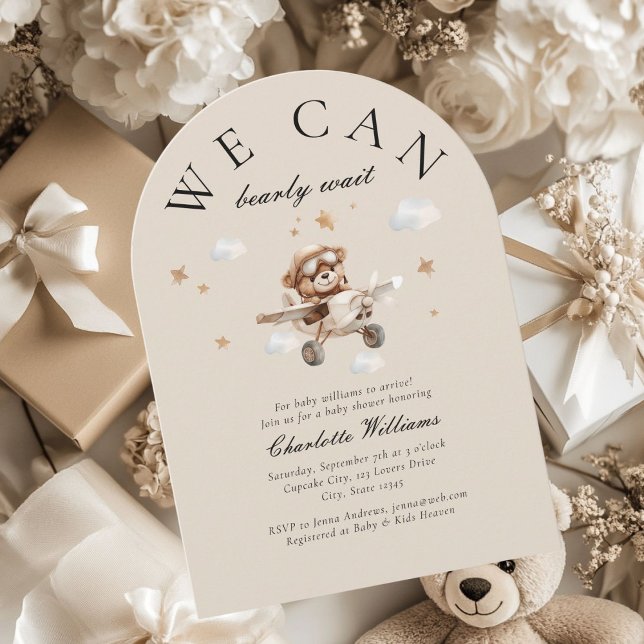 Invitation On Peut Attendre ! Ours et avion en peluche (We Can Bearly Wait! Cute, modern, beige, baby shower arch invitation.)