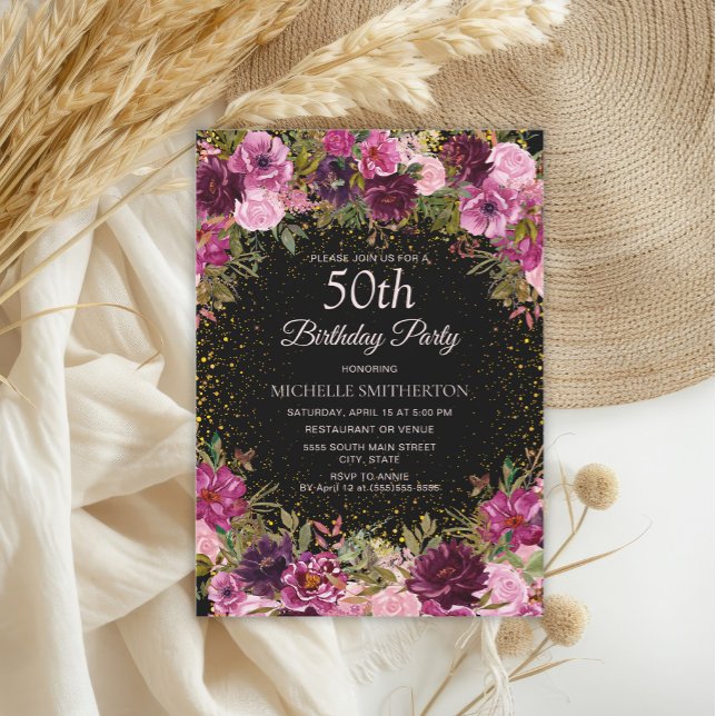 Invitation Parties scintillant florale rose pourpre Noir 50e  (Elegant burgundy and pink watercolor floral on black 50th birthday party invitation)