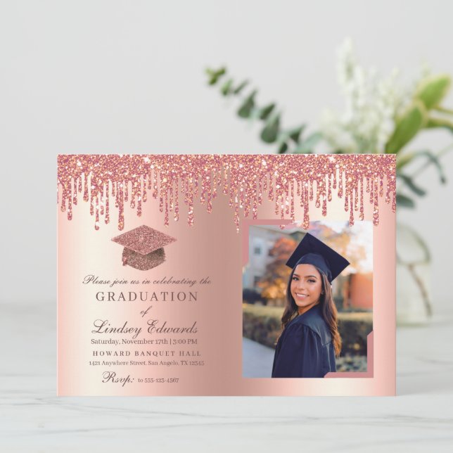 Invitation Parties scintillant  Rose Gold Graduation Photo (Debout devant)