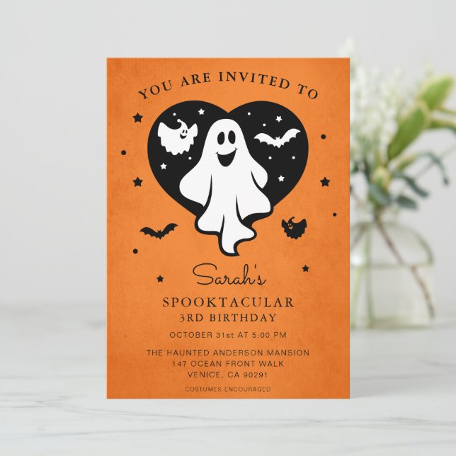 Invitation Personnaliser mignon Halloween Ghost Bat Coeur (Debout devant)