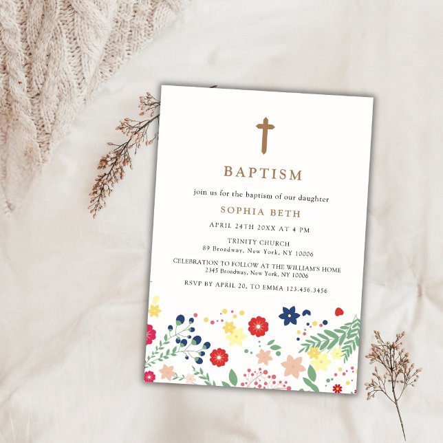 Invitation Petit Fleur sauvage moderne Croix Motif Baptême (Modern Little Wildflower Pattern Cross Baptism Invitation)