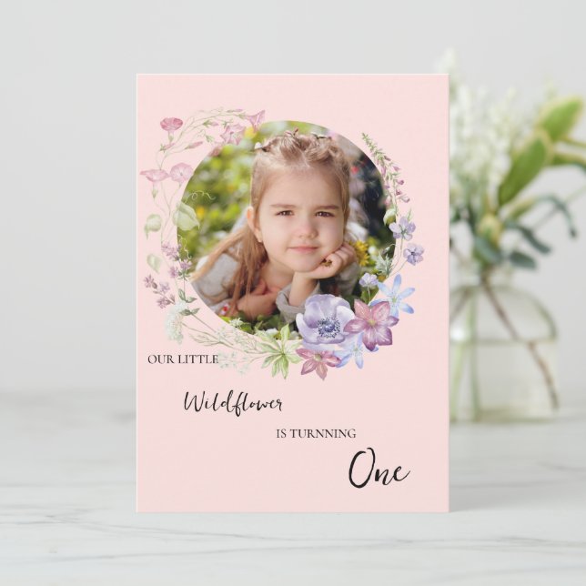Invitation Petit Jardin Fleur sauvage élégant Fille 1er anniv (Debout devant)