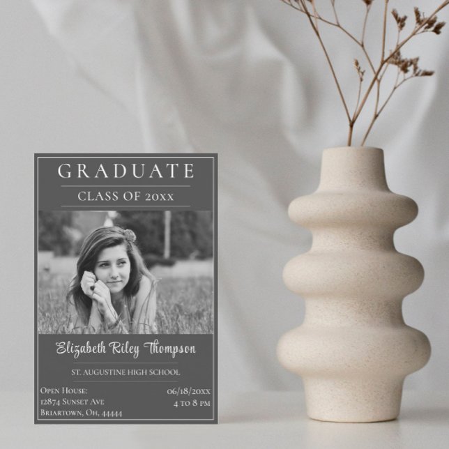 Invitation Petit vernissage photo Open House | Gris (Gray Minimalist Photo Graduation Open House Invitation)