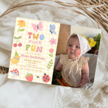Photo d'anniversaire 2 ans de fille à carreaux col