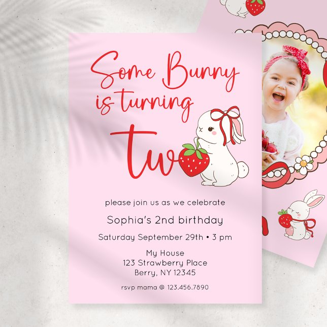 Invitation Photo de la fraise Bunny 2e anniversaire (Créateur téléchargé)