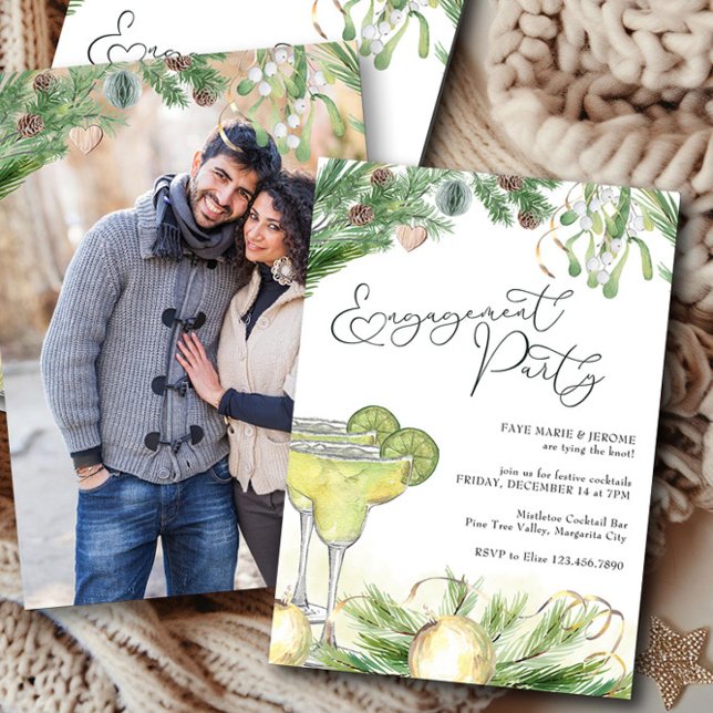 Invitation Photo de la partie d'engagement Margaritas et Mist (Winter Engagement Party invitation with margarita cocktails, pine and mistletoe by Darling & May)