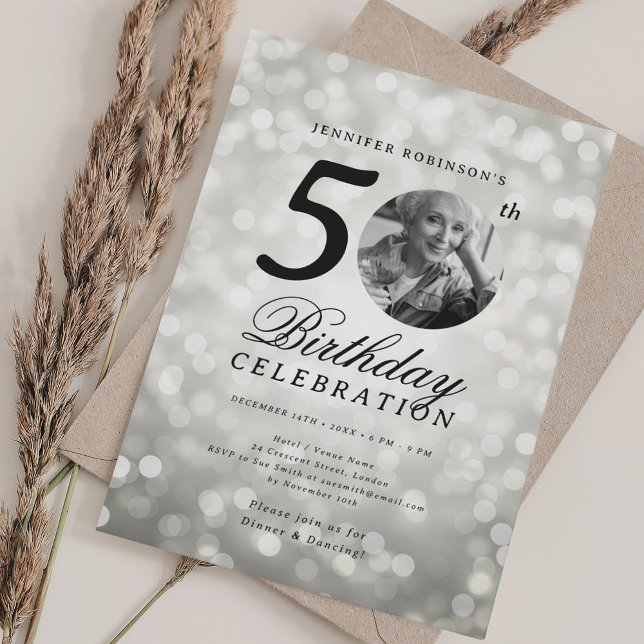 Invitation Photo élégante 50e anniversaire de la fête Silver  (Elegant Photo 50th Birthday Party Silver Bokeh Invitation)
