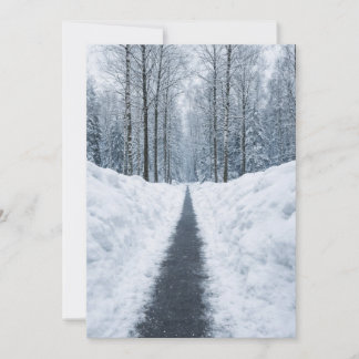 Invitation pour un paysage forestier hivernal brum