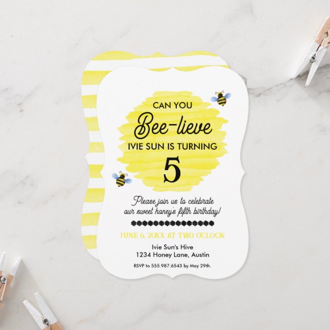 Invitation Pouvez-vous croir-abeille l'anniversaire d'abeille (Devant/Arrière en situation)